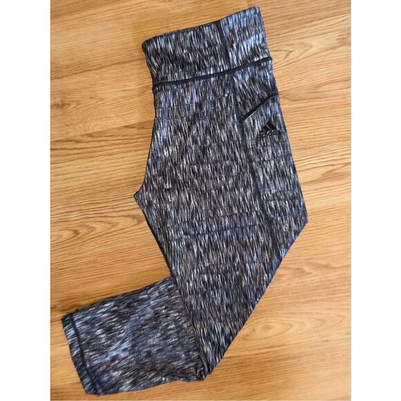 adidas Pants - ADIDAS CLIMATE HIGH - RISE CAPRI LEGGINGS